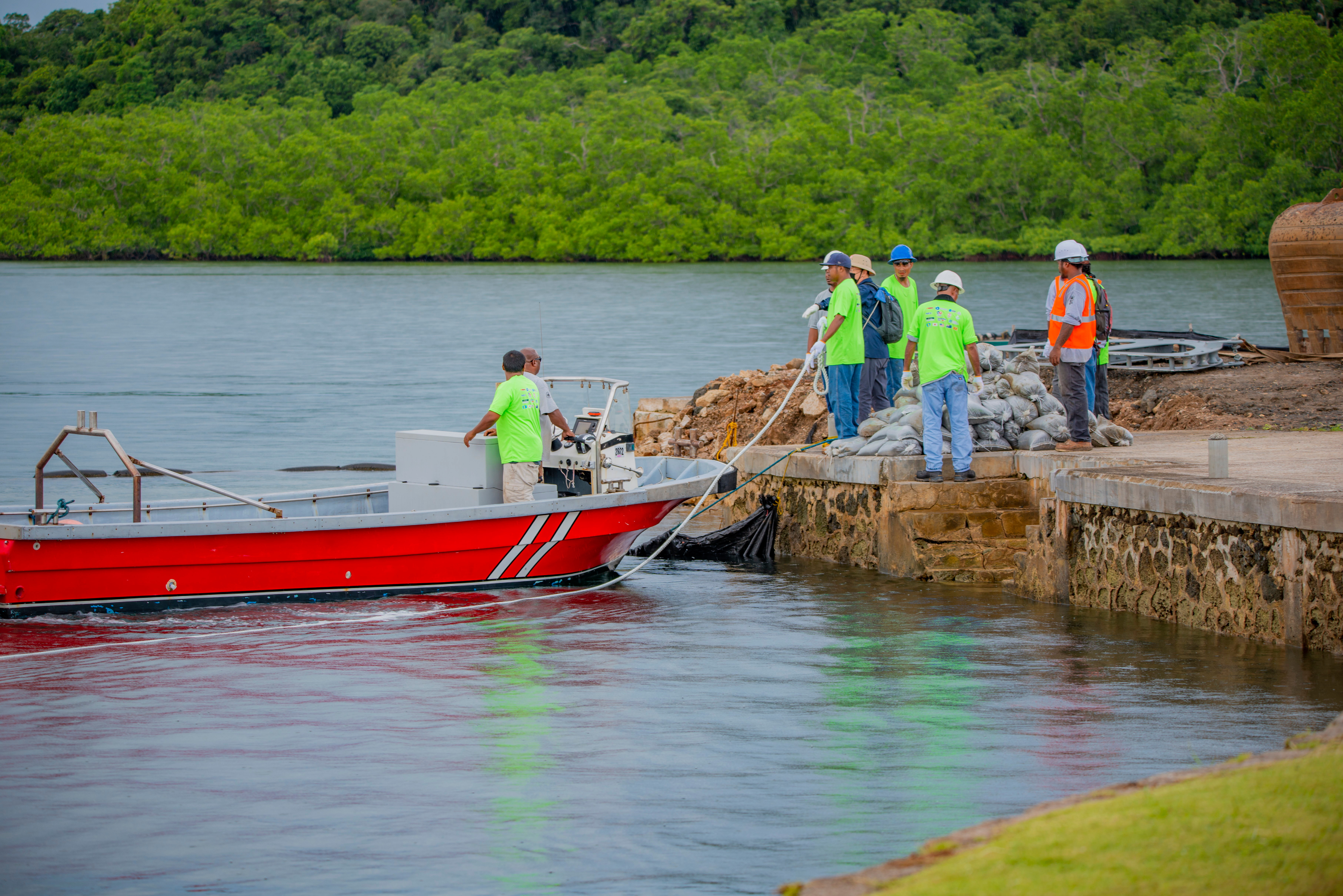 The project cable laying in Palau, June 2022.