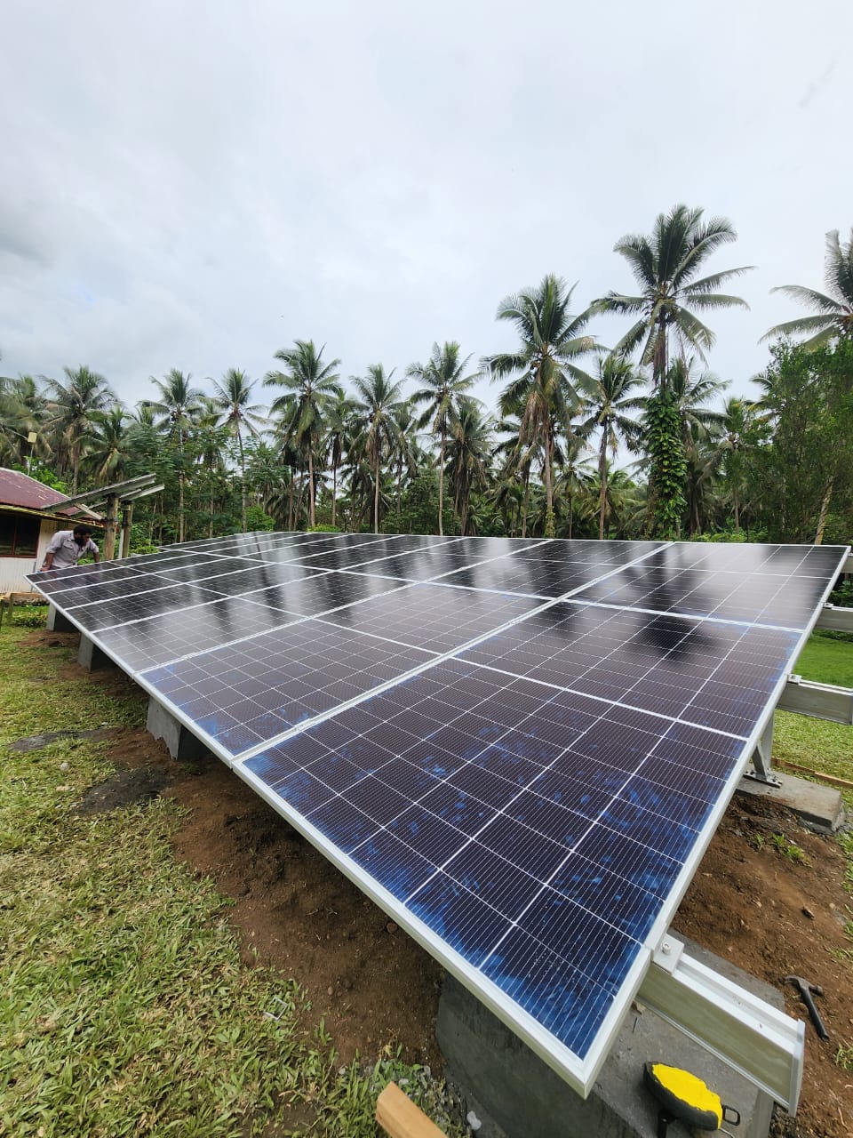 New off-grid solar systems were installed at Saramauri Health Centre, Vulesepe Dispensary and Pessena Dispensary